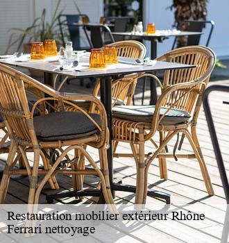 Restauration mobilier extérieur 69 Rhône Ferrari nettoyage