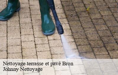 Nettoyage terrasse et pavé  bron-69500 Johnny Nettoyage 